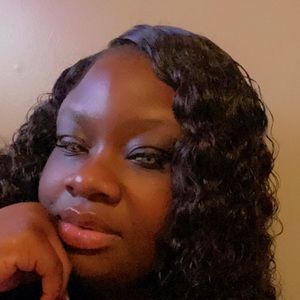 Meet your Posher, Shanekia